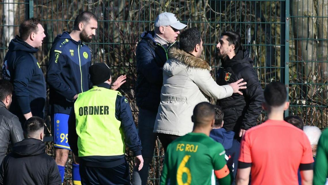 630_0900_2628915_sp_220227cr_FB_Schwerin_gelb_FC_Roj_3_E-1648x824