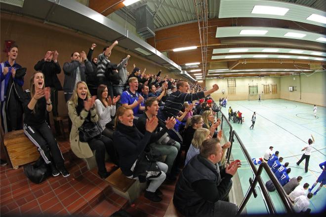 SP12_27_FB_STM_2012_Jubel_Tribuene_Foto